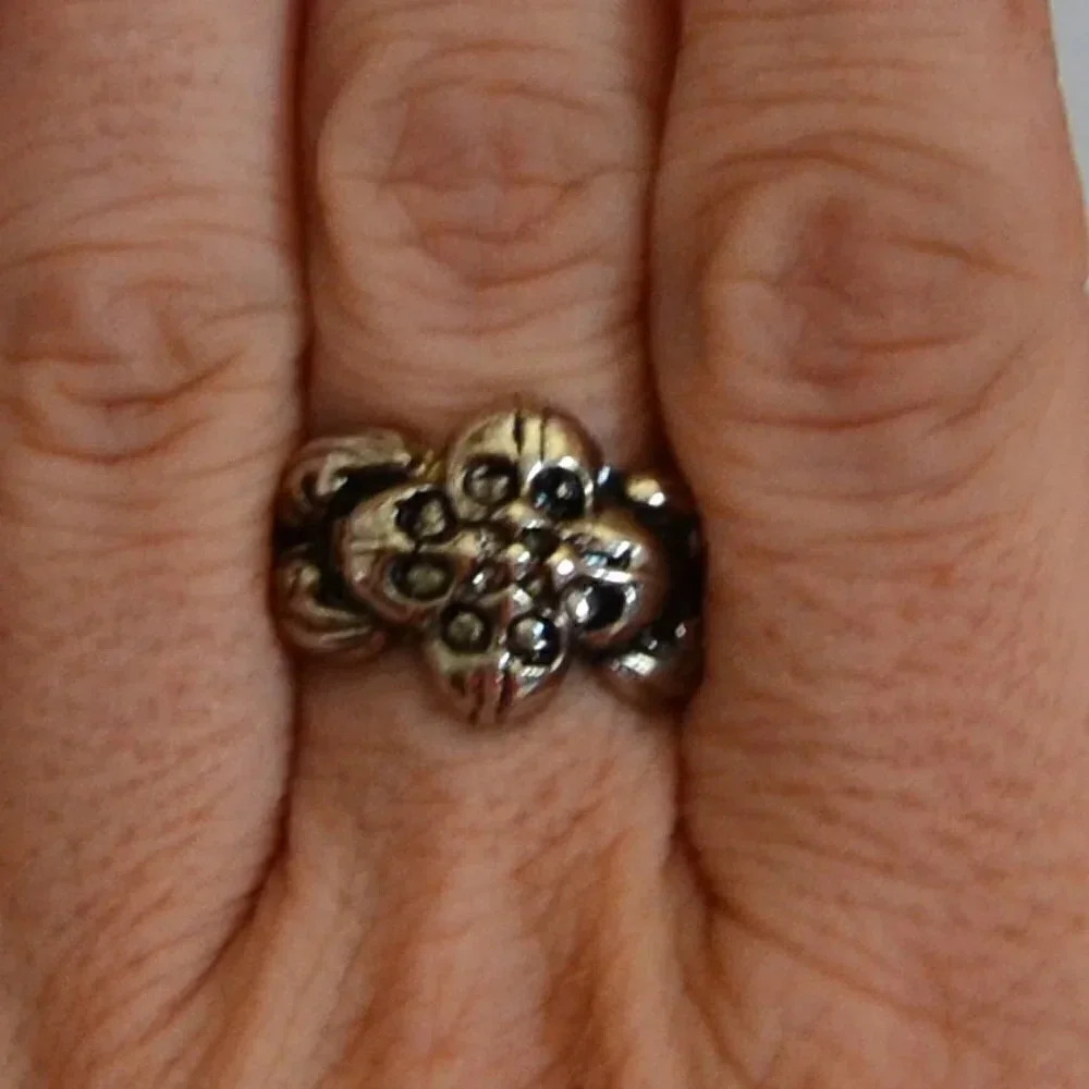 5/$25 Silvertone Skull Ring